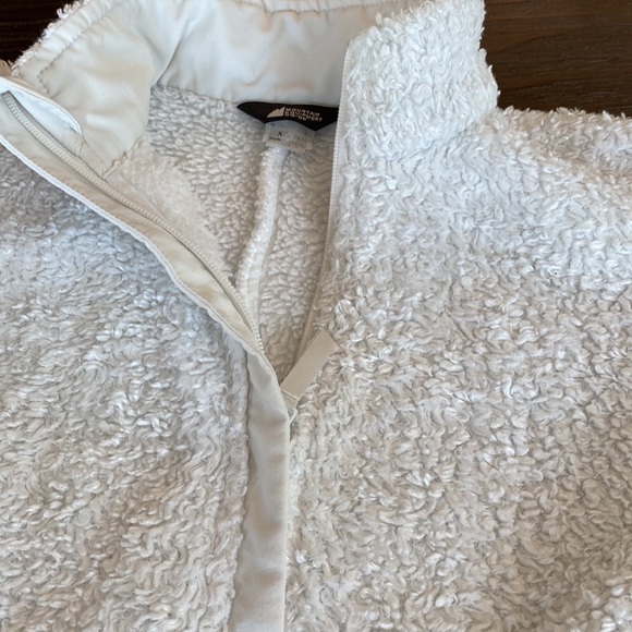 Mountain Equipment Company, ladies Sherpa jacket in size extra small. - Picture 8 of 10